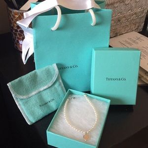 Auth Tiffany & Co Pearl Bracelet
